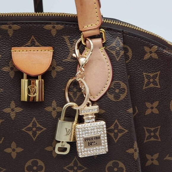 100% Auth Louis Vuitton Lock & Key with unbranded Bagcharm, Keycharm, Keychain - Picture 7 of 7